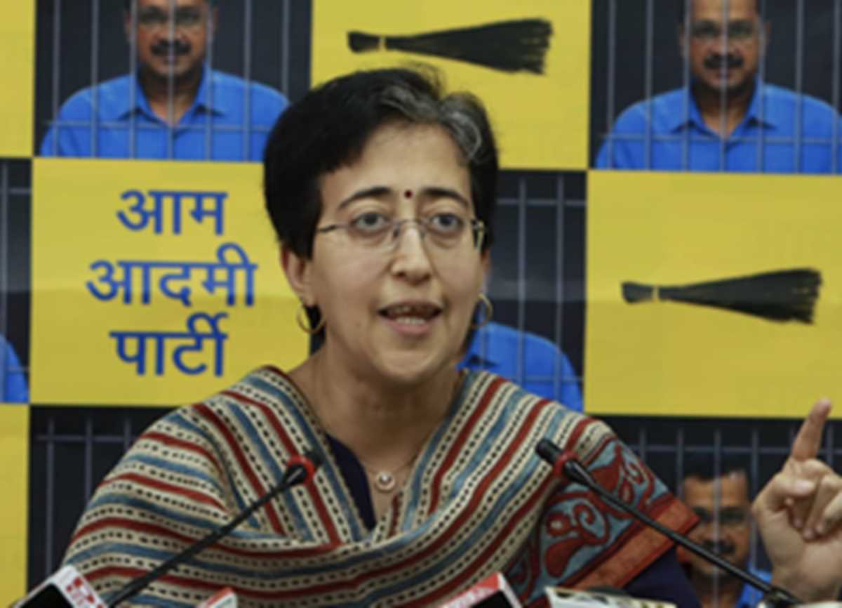 सीसीटीवी फुटेज सामने आने के बाद आतिशी ने कहा, बीजेपी की सोची समझी साजिश